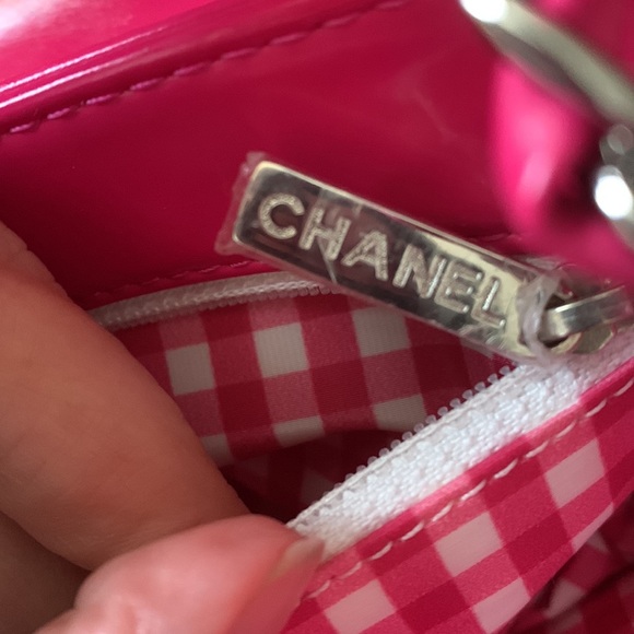 ✨HOST PICK✨CHANEL AUTH HOT PINK Patent Leather Bag - Picture 15 of 16